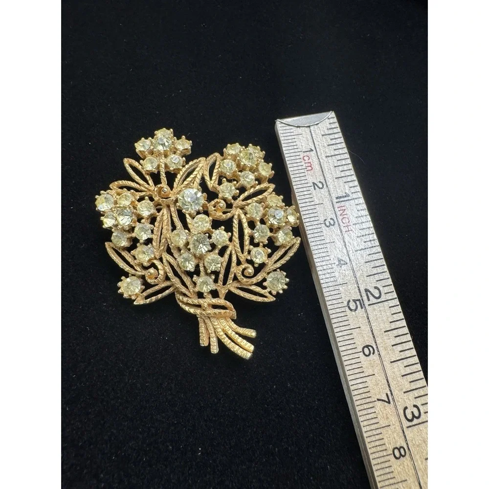 Unbranded/Generic this gold